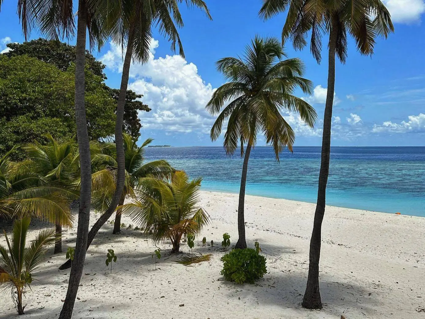 Hudhuveli Kamadhoo Hotel