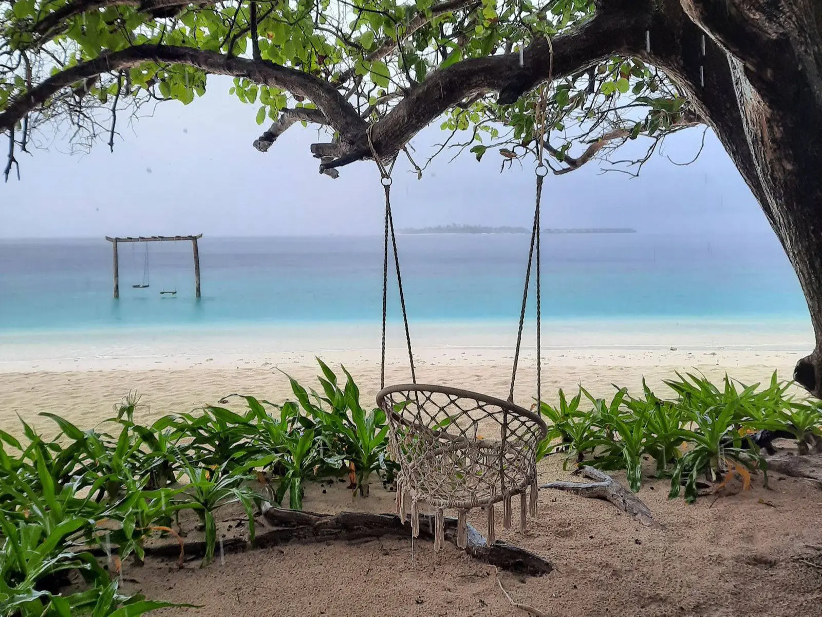 Hudhuveli Kamadhoo Hotel