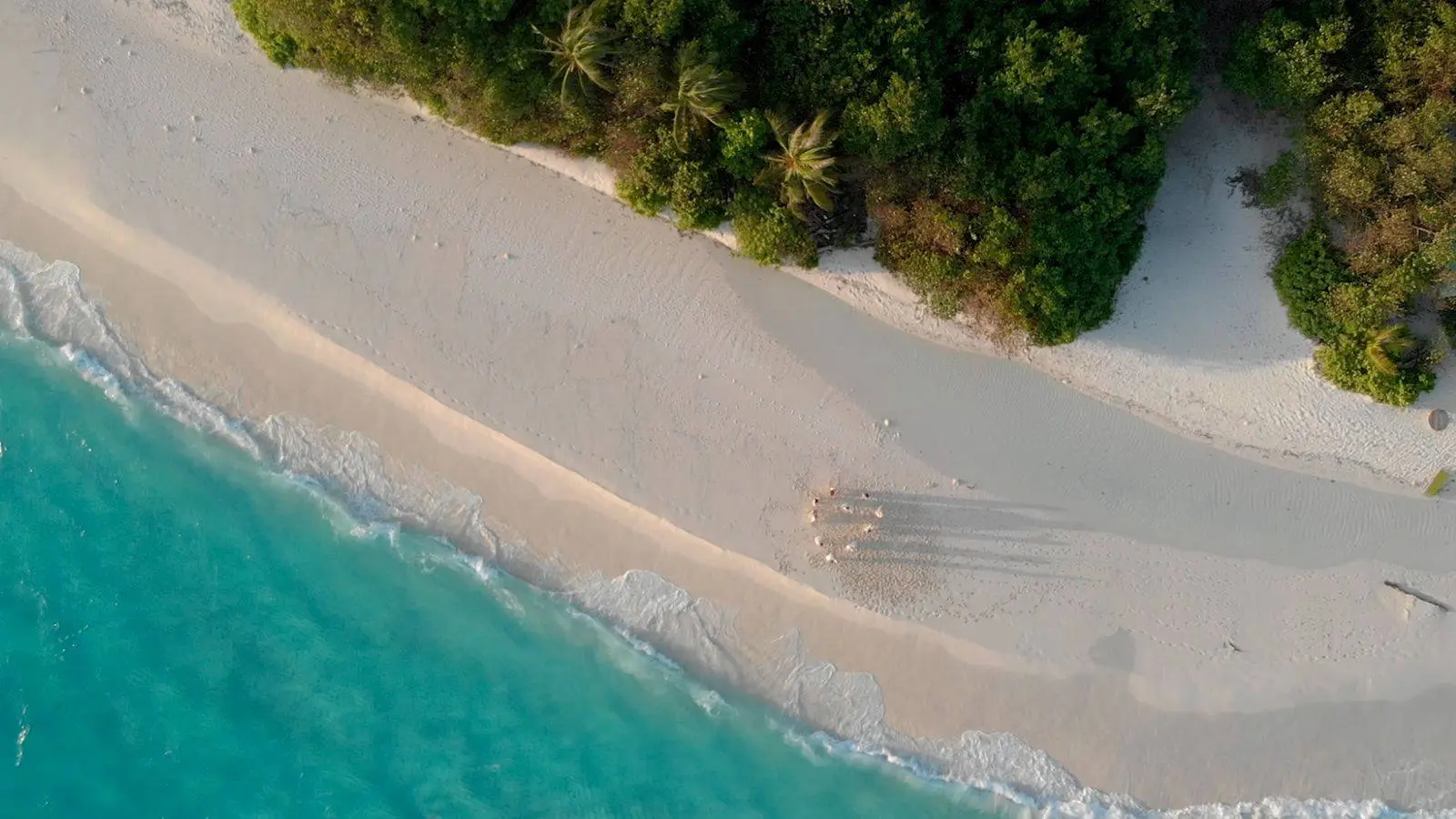 Hudhuveli Kamadhoo Hotel